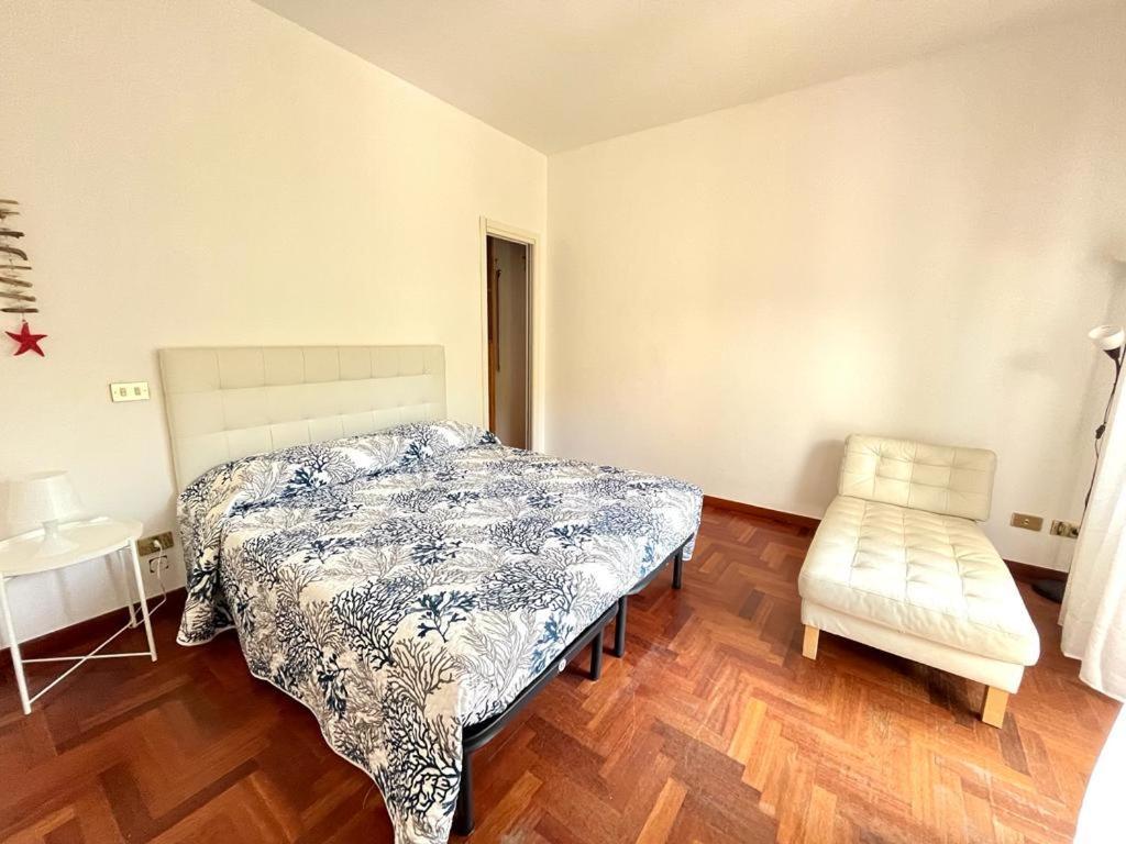 Pineta Apartament Tirrenia Eksteriør billede