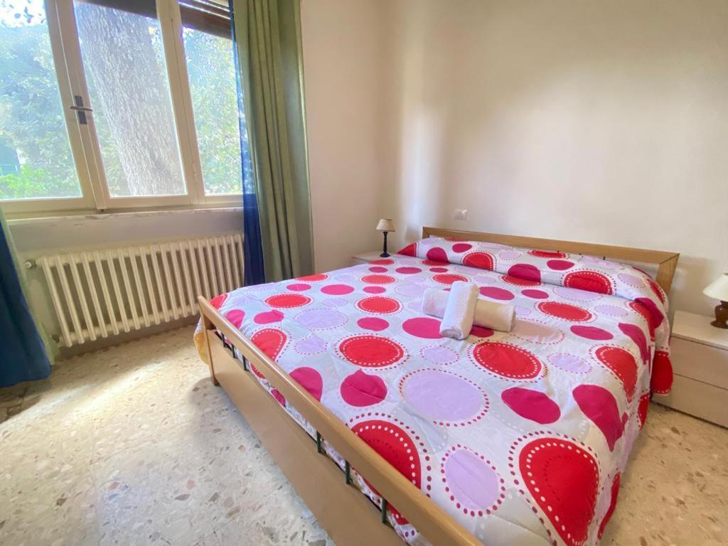 Pineta Apartament Tirrenia Eksteriør billede