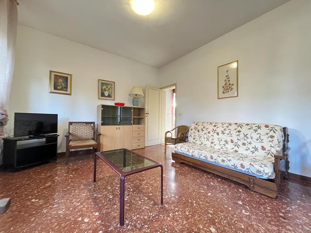 Pineta Apartament Tirrenia Eksteriør billede