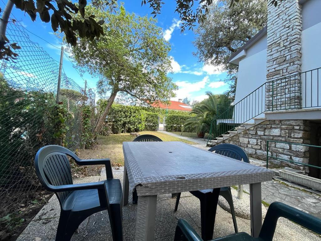 Pineta Apartament Tirrenia Eksteriør billede