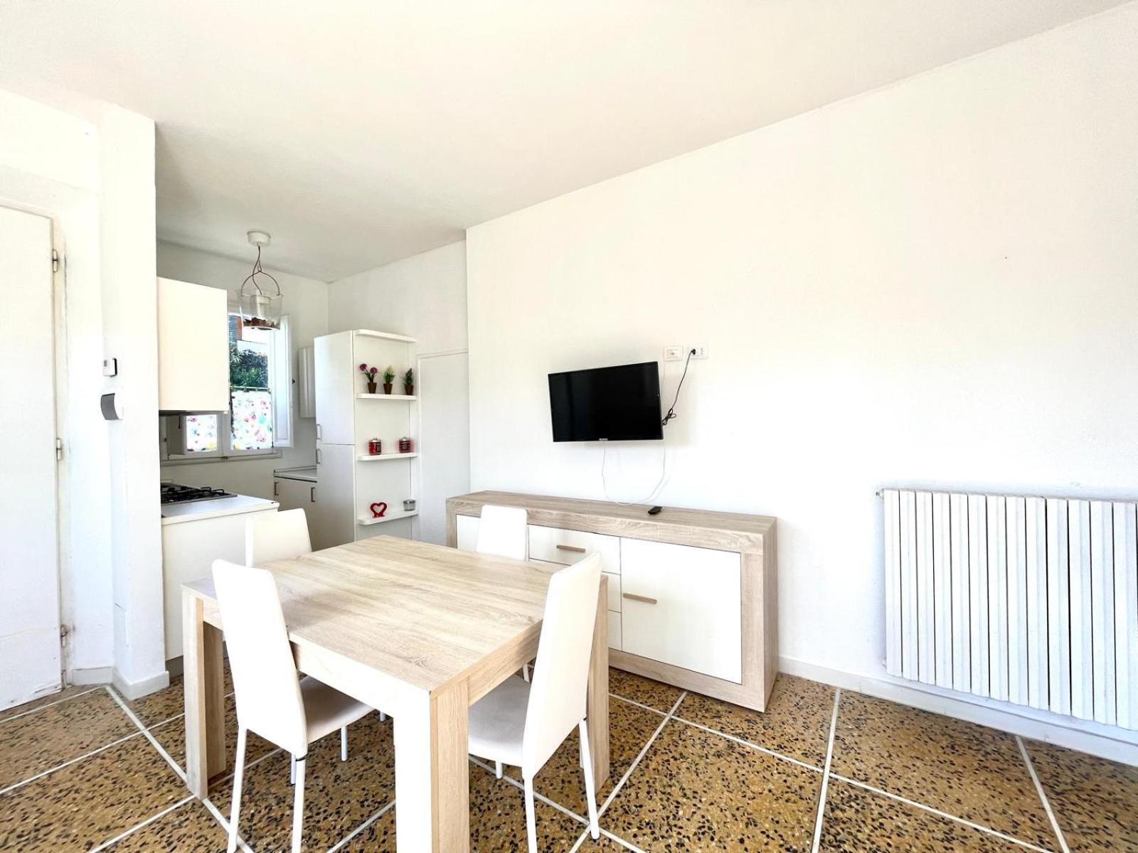 Pineta Apartament Tirrenia Eksteriør billede