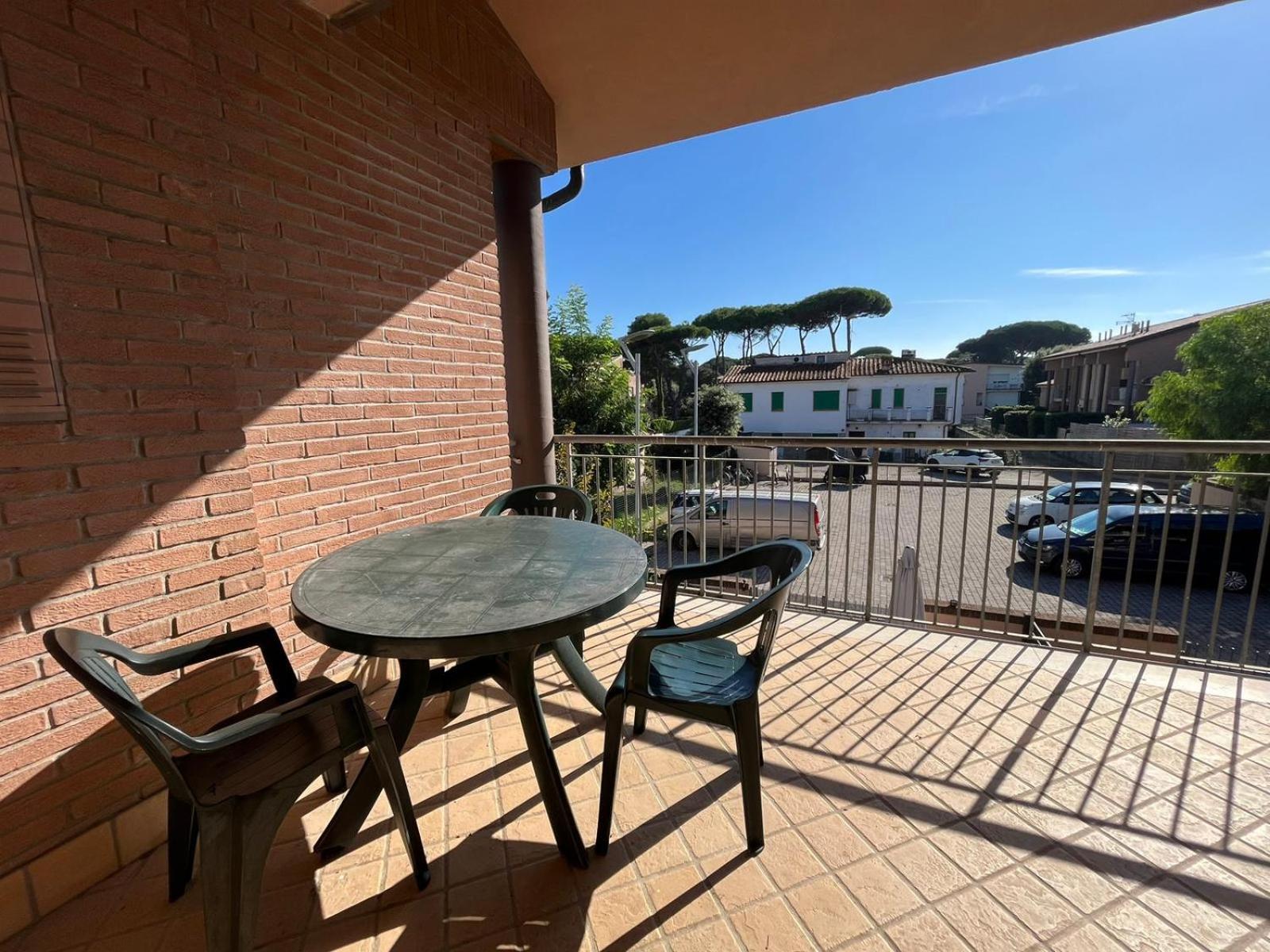 Pineta Apartament Tirrenia Eksteriør billede