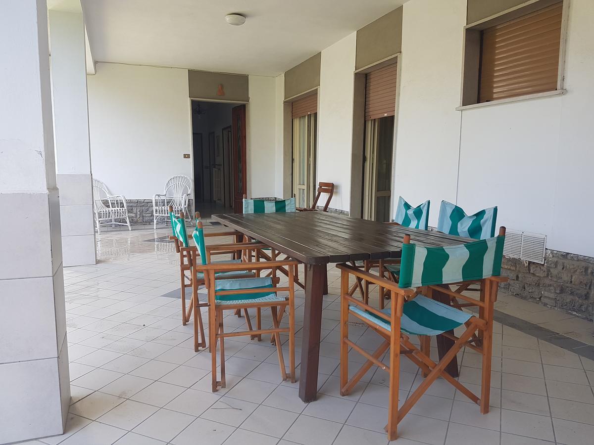Pineta Apartament Tirrenia Eksteriør billede